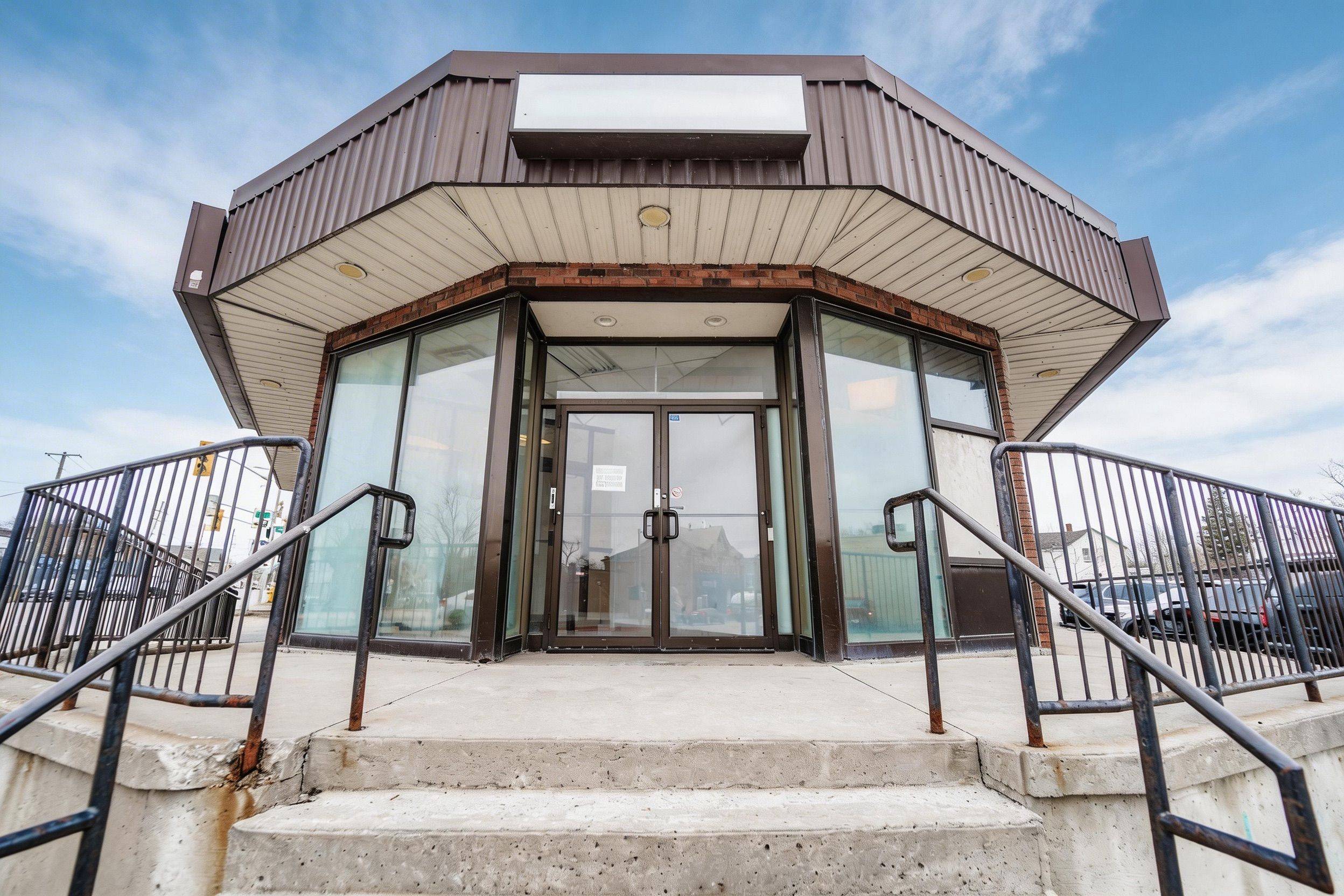 21 Essa RD #1, Barrie, ON L4N 3K4