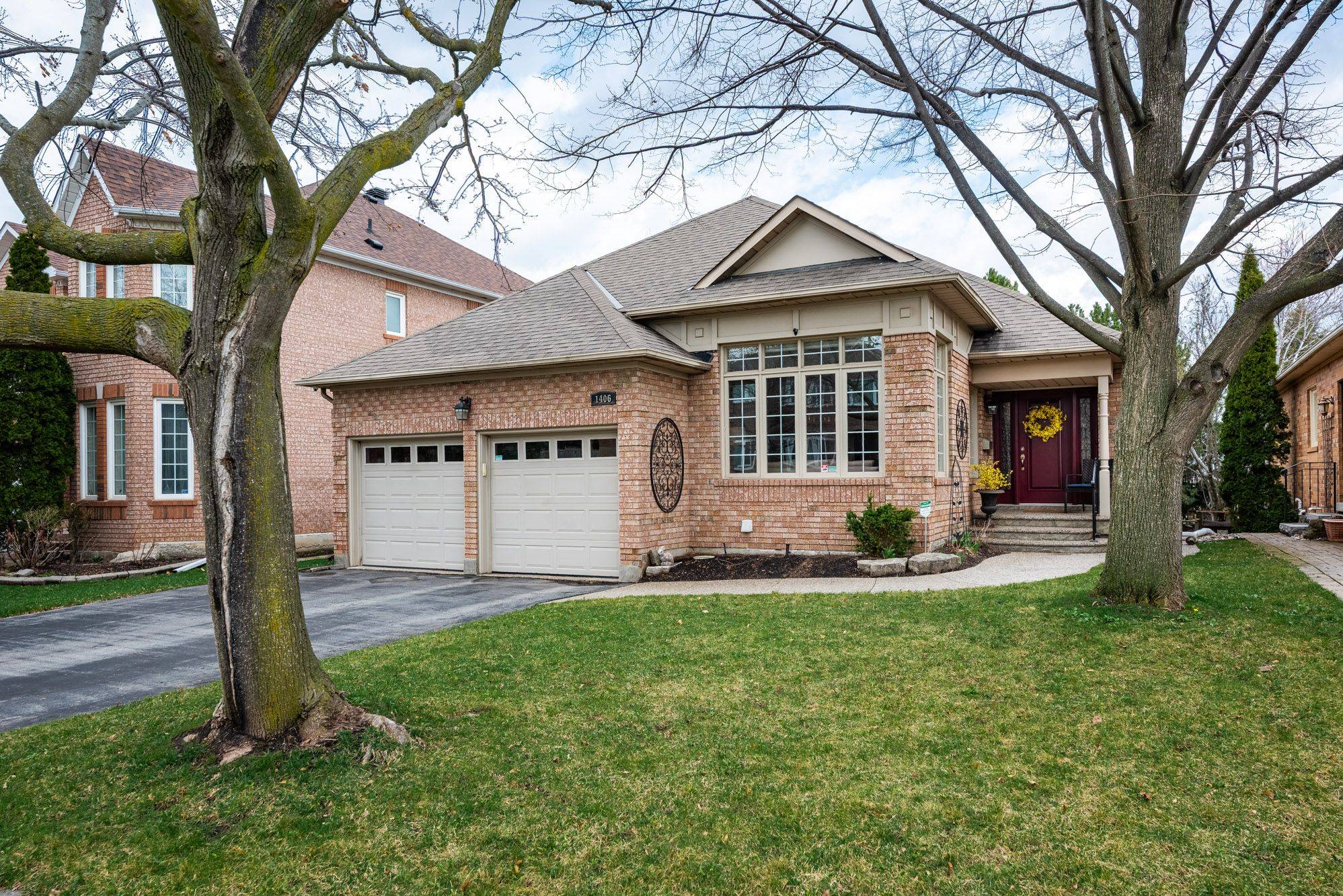1406 Summerhill CRES, Oakville, ON L6H 6E4
