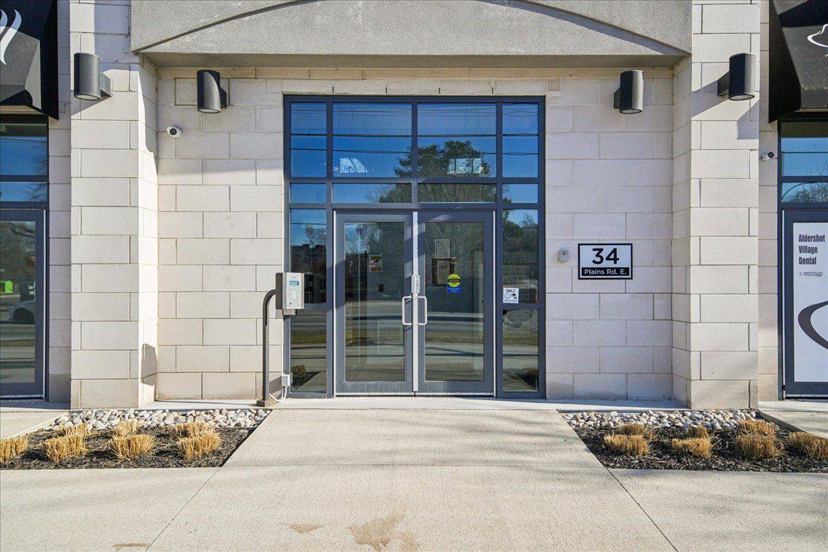 34 Plains RD E #408, Burlington, ON L7T 0B9