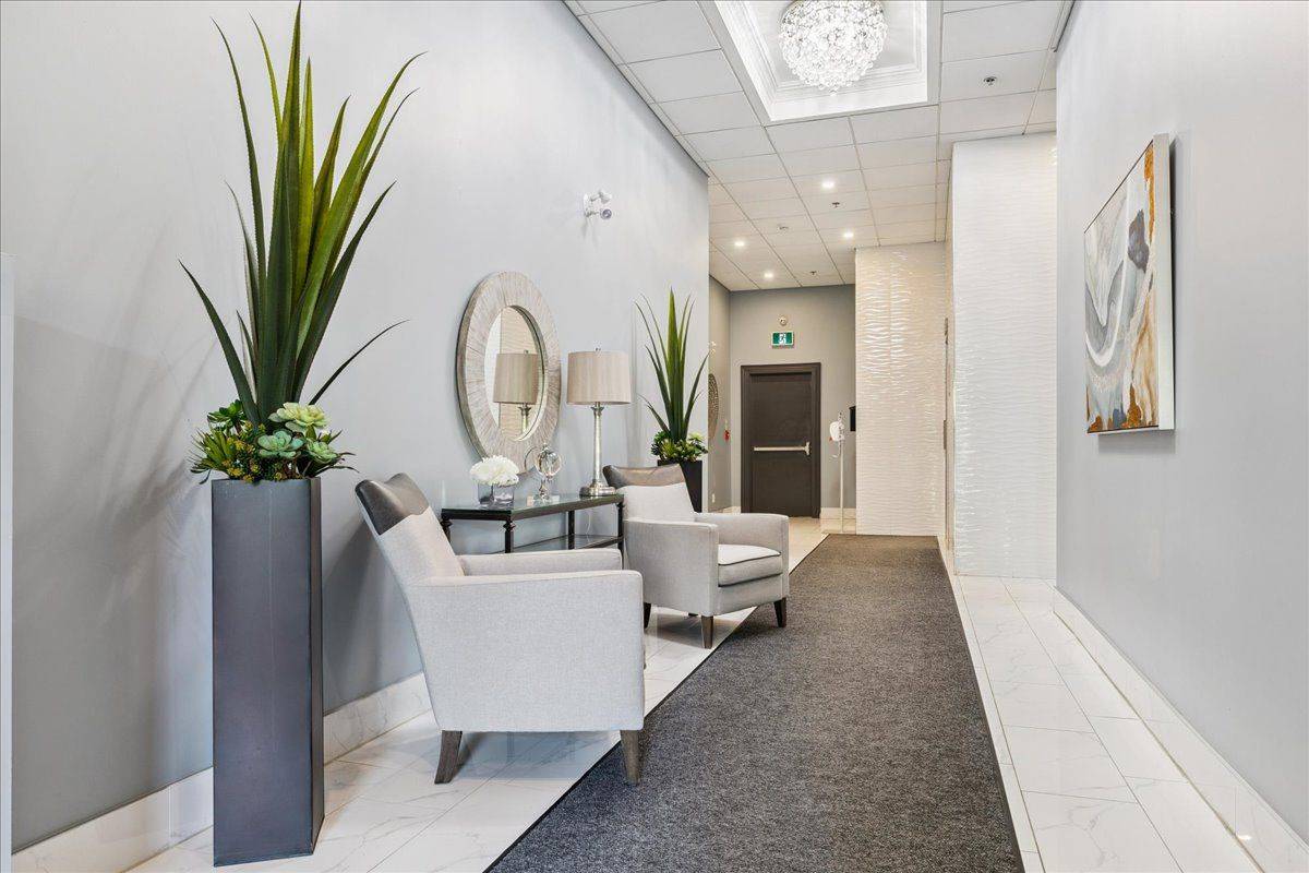 34 Plains RD E #408, Burlington, ON L7T 0B9