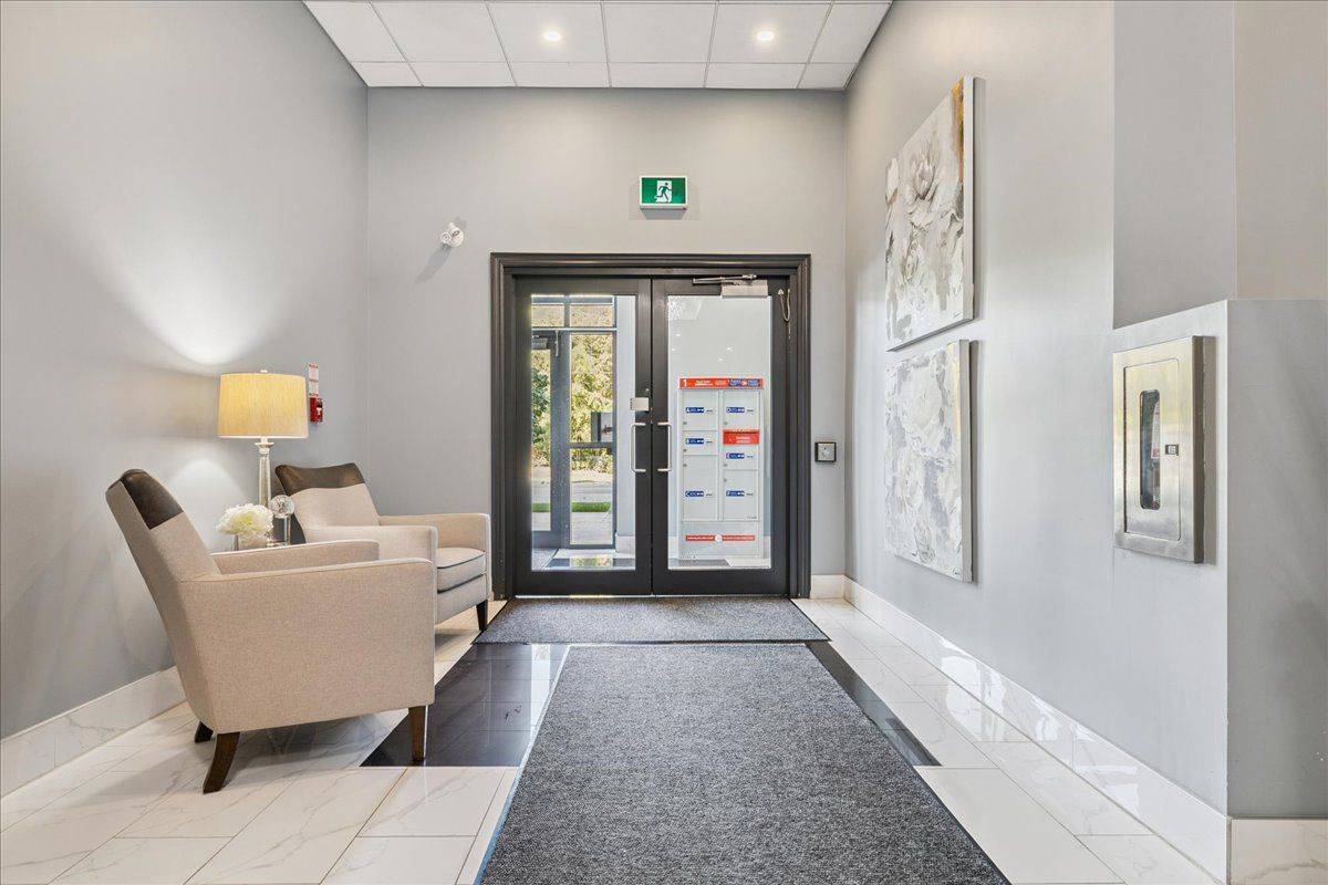 34 Plains RD E #408, Burlington, ON L7T 0B9