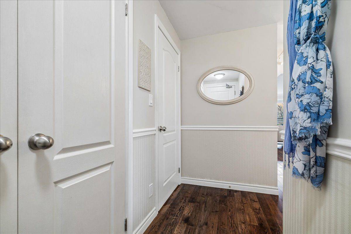 34 Plains RD E #408, Burlington, ON L7T 0B9