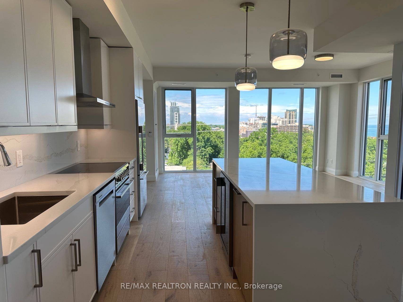 500 Brock AVE #1006, Burlington, ON L7S 0A5