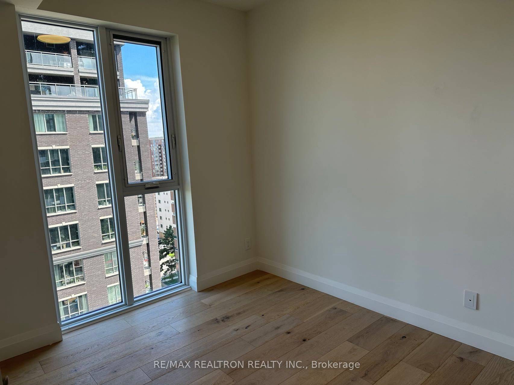 500 Brock AVE #1006, Burlington, ON L7S 0A5