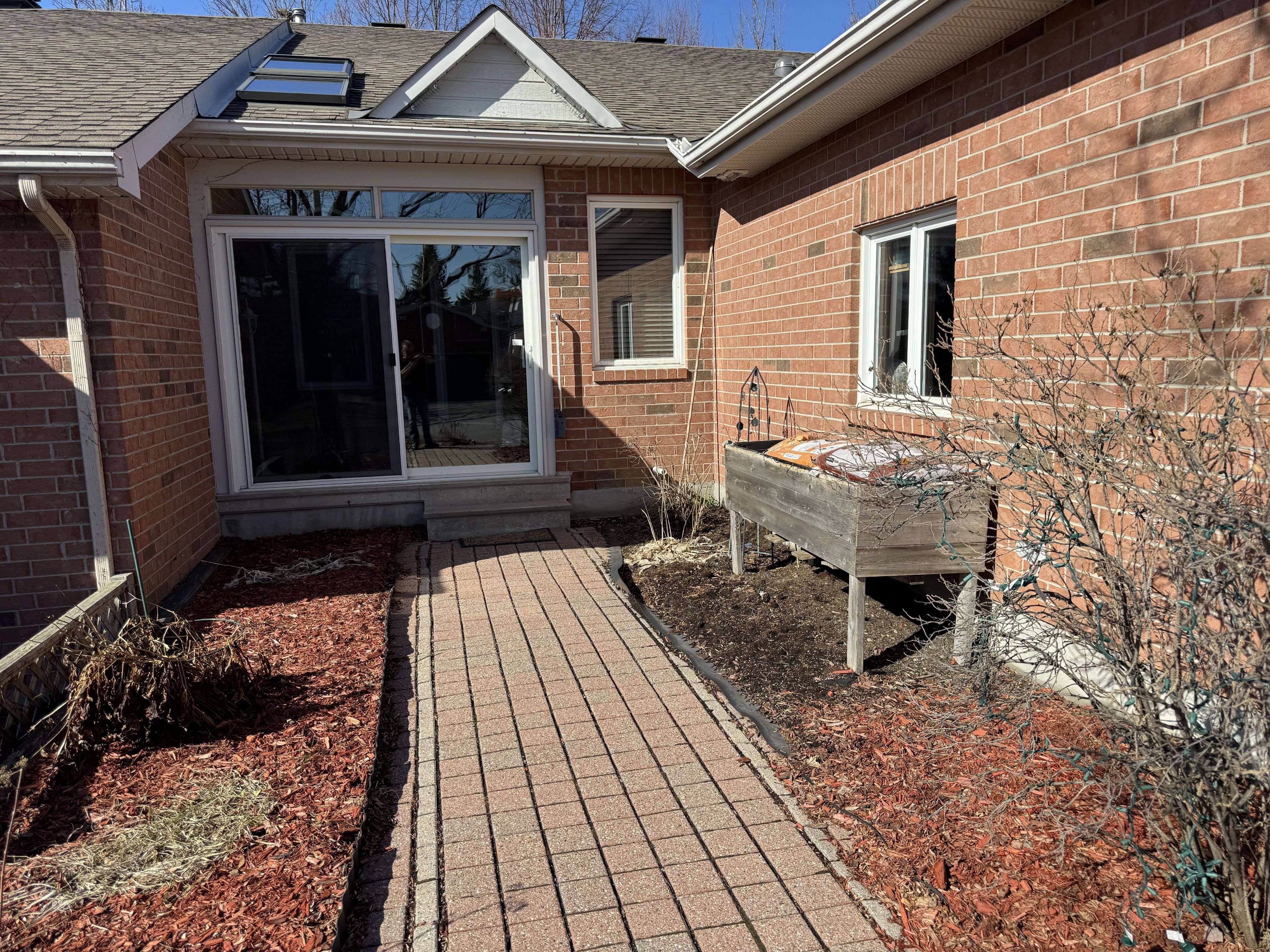 10 Quinterra CT, Hunt Club - Windsor Park Village And Area, ON K1V 0W6