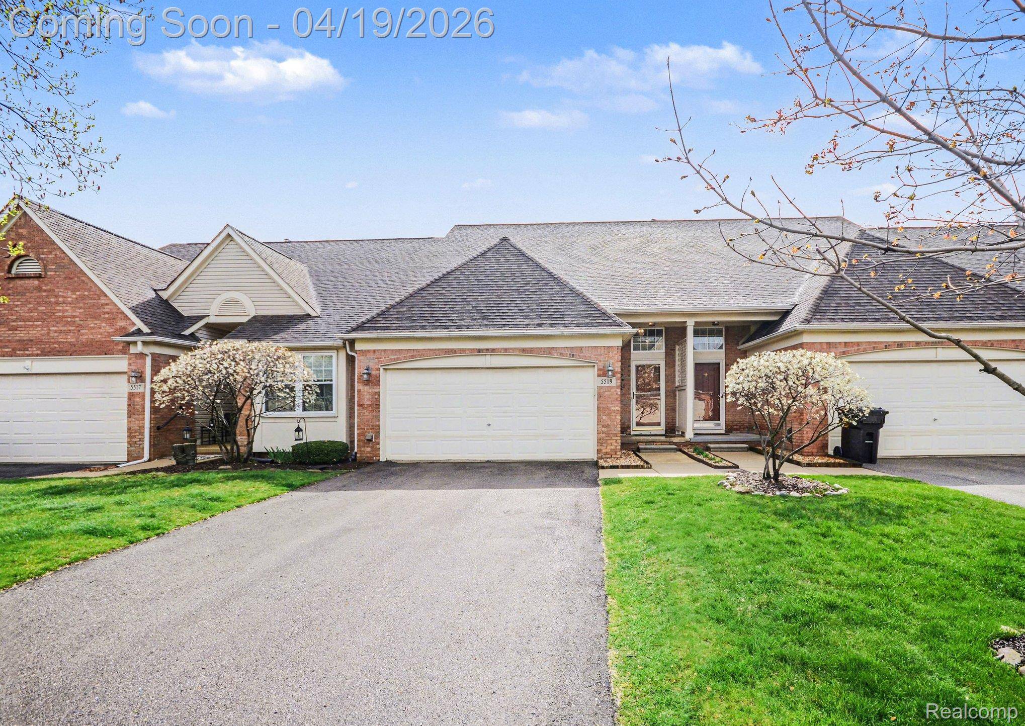 5519 Elmhurst DR, Trenton, MI 48183