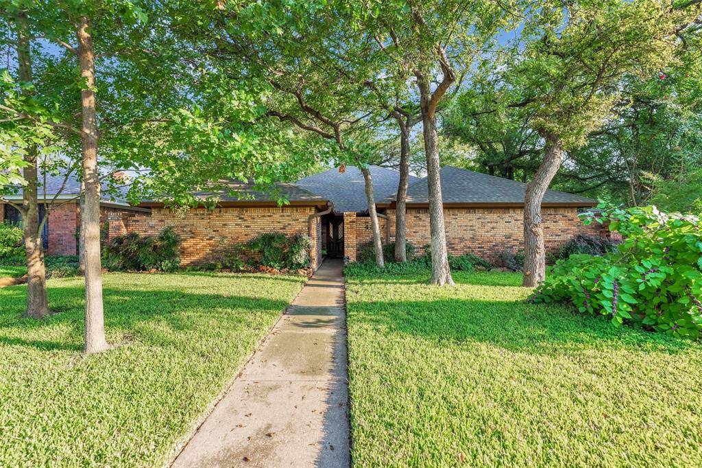 4307 Churchwood Drive, Arlington, TX 76016