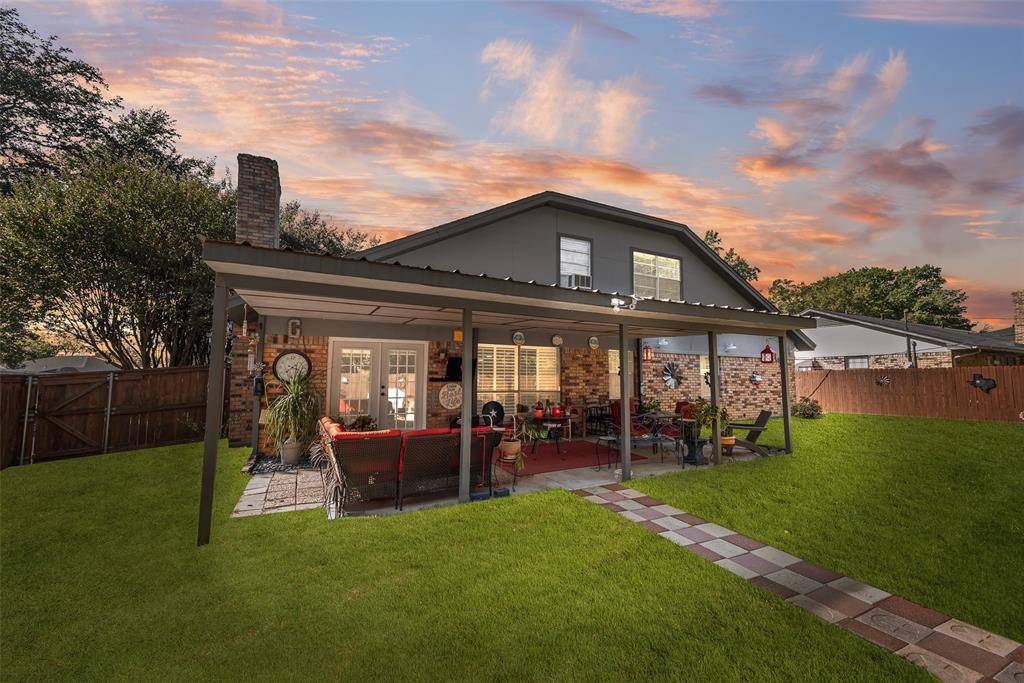 2308 Louise Lane, Ennis, TX 75119