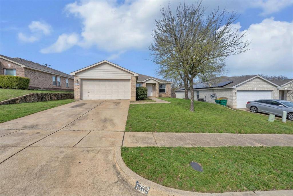 1307 Hayes Street, Cedar Hill, TX 75104