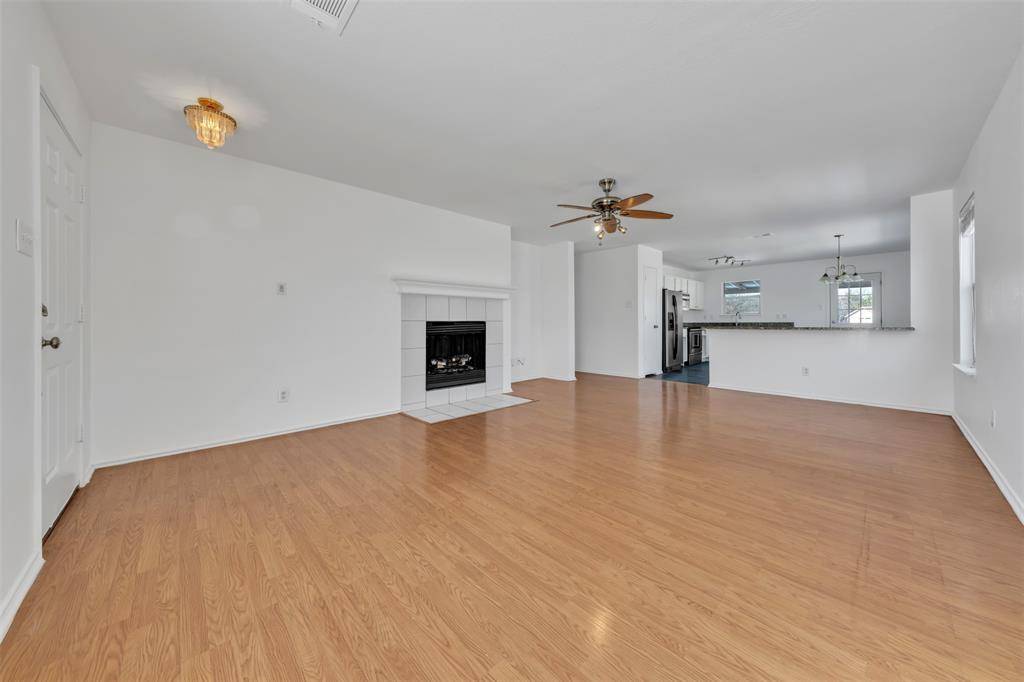 1307 Hayes Street, Cedar Hill, TX 75104