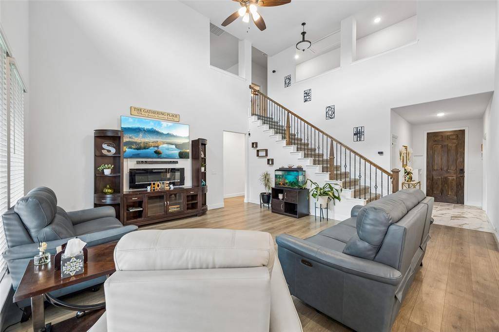 909 Sedona Street, Little Elm, TX 75068