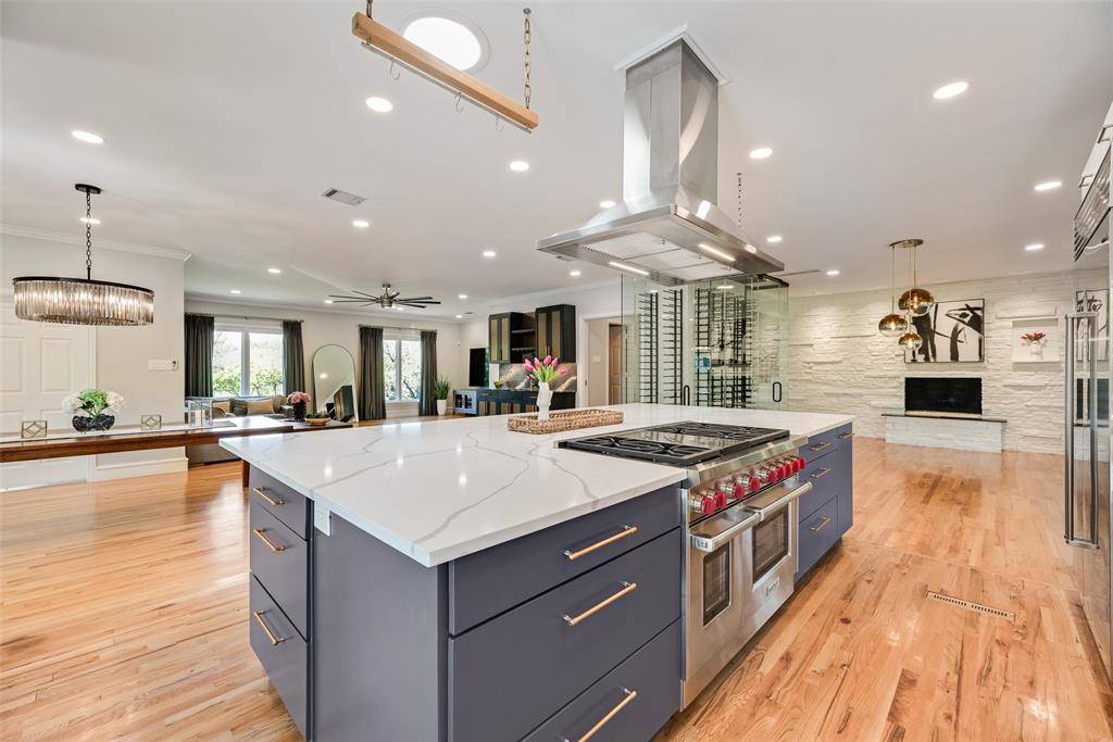 7037 Alpha Road, Dallas, TX 75240