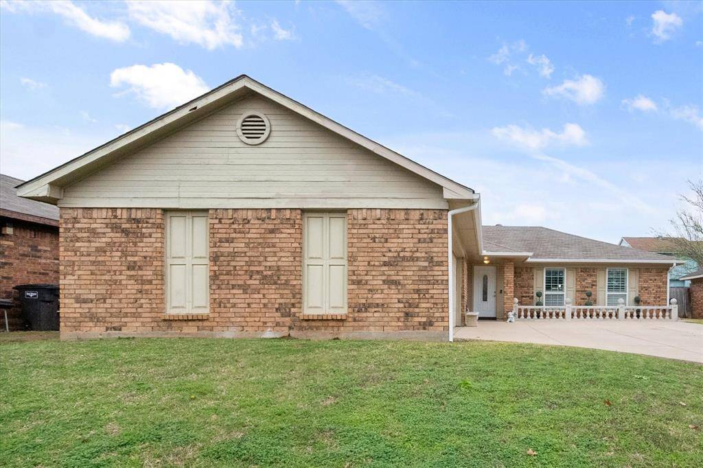 3104 Creekwood Lane, Fort Worth, TX 76123