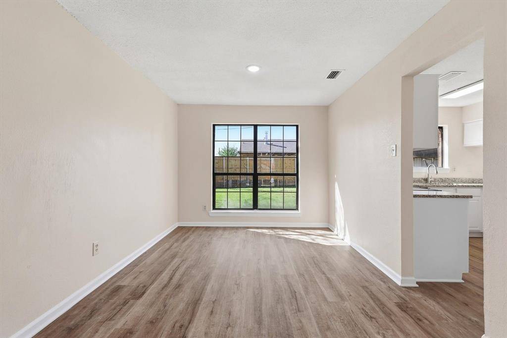 610 Squaw Creek Court, Arlington, TX 76018