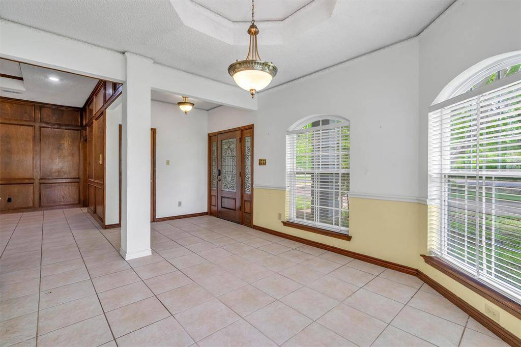 102 Vintage Drive, Waxahachie, TX 75165