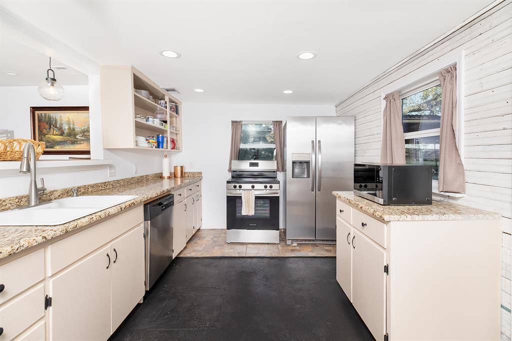 1815 S Oak Street, Brady, TX 76825