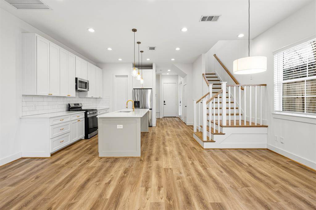 1007 Mount Auburn Avenue, Dallas, TX 75223