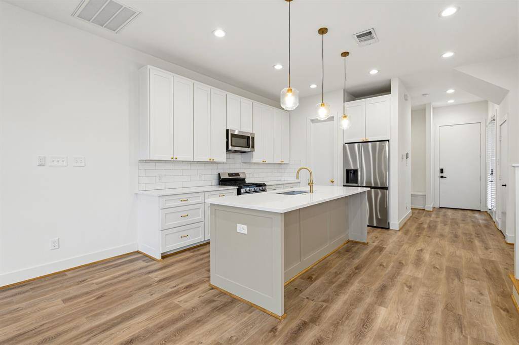 1007 Mount Auburn Avenue, Dallas, TX 75223