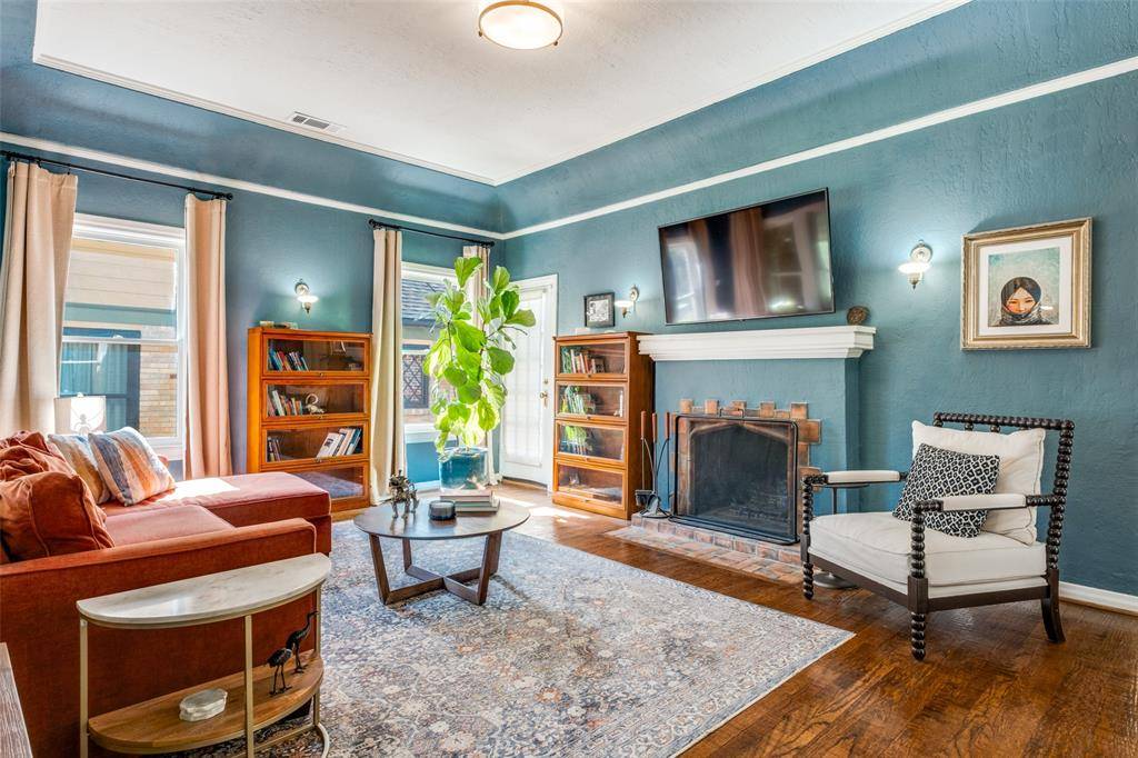 1107 Sarasota Circle, Dallas, TX 75223