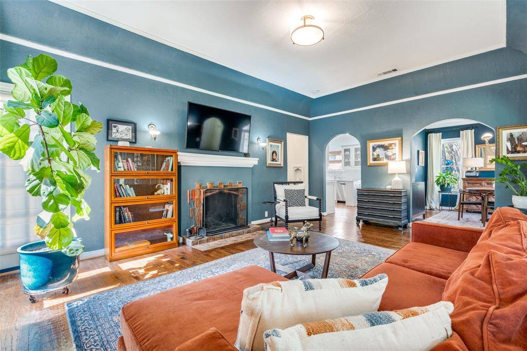 1107 Sarasota Circle, Dallas, TX 75223