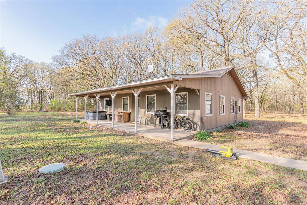 201 Rs County Road 1399, Point, TX 75472