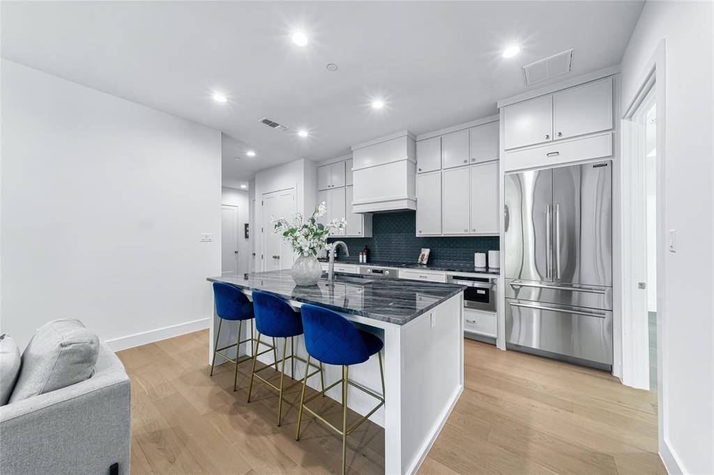 3601 Routh Street #2F, Dallas, TX 75219