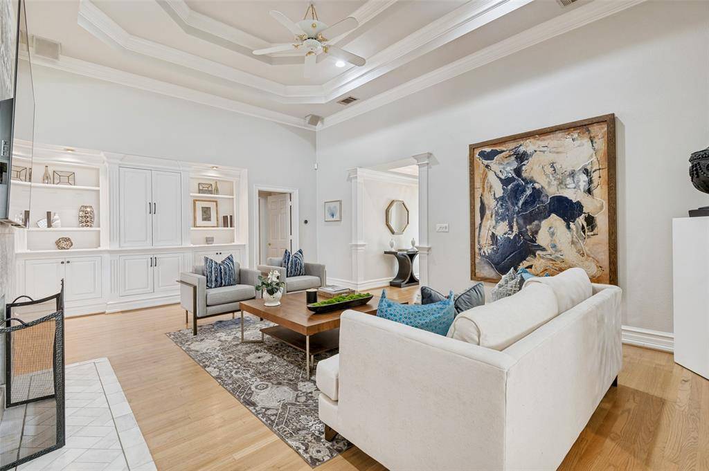 5322 W Mockingbird Lane, Dallas, TX 75209