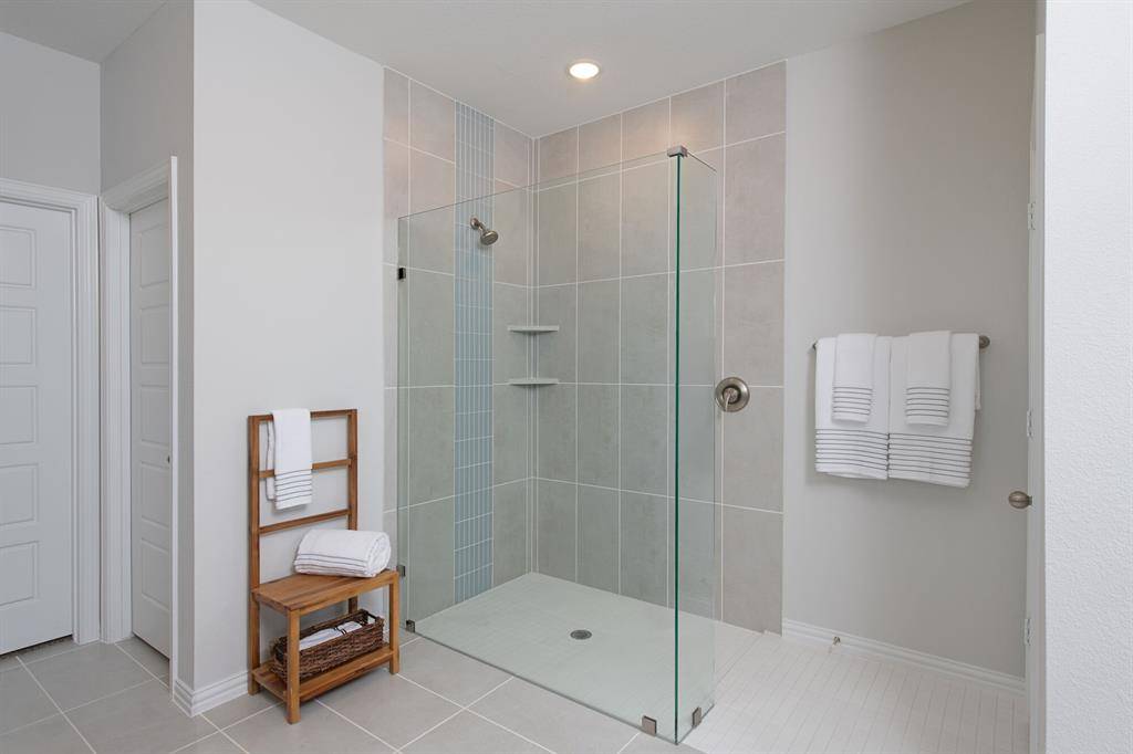 2272 Valencia Drive, Little Elm, TX 75068