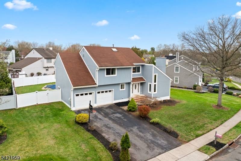 16 Ditmars Cir, Hillsborough Twp., NJ 08844