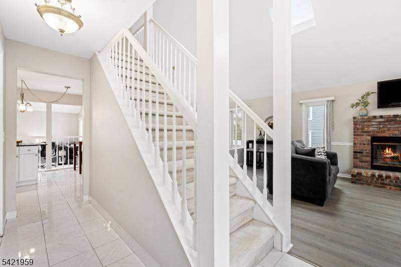 16 Ditmars Cir, Hillsborough Twp., NJ 08844