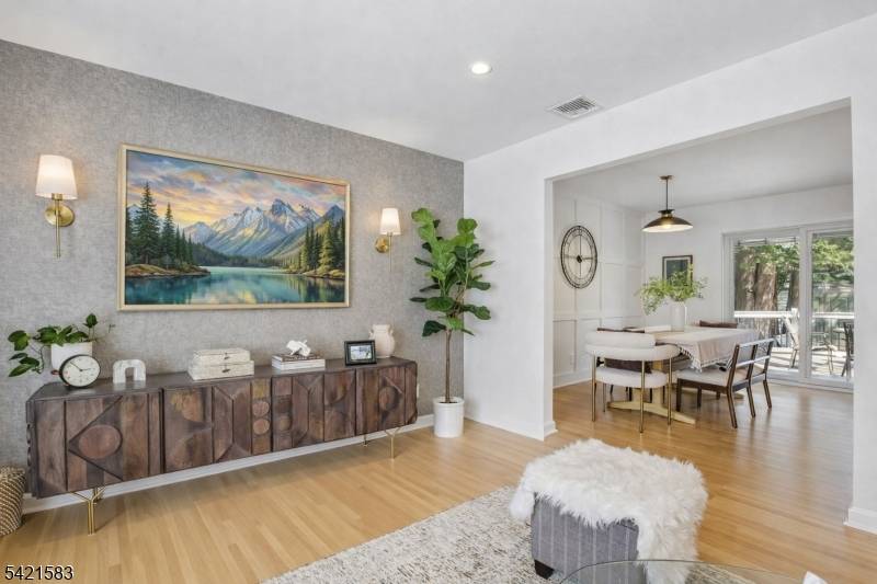 27 Garden Oval, Springfield Twp., NJ 07081