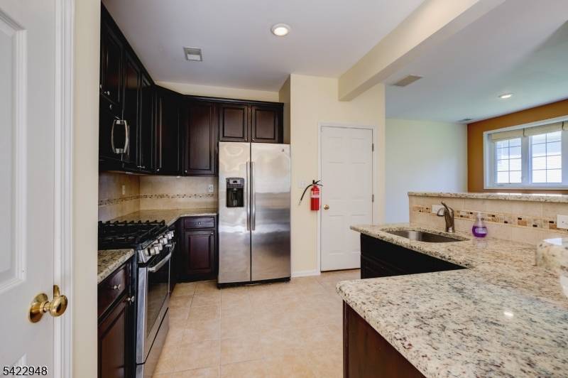 44 Scarlet Oak Dr, Montgomery Twp., NJ 08540