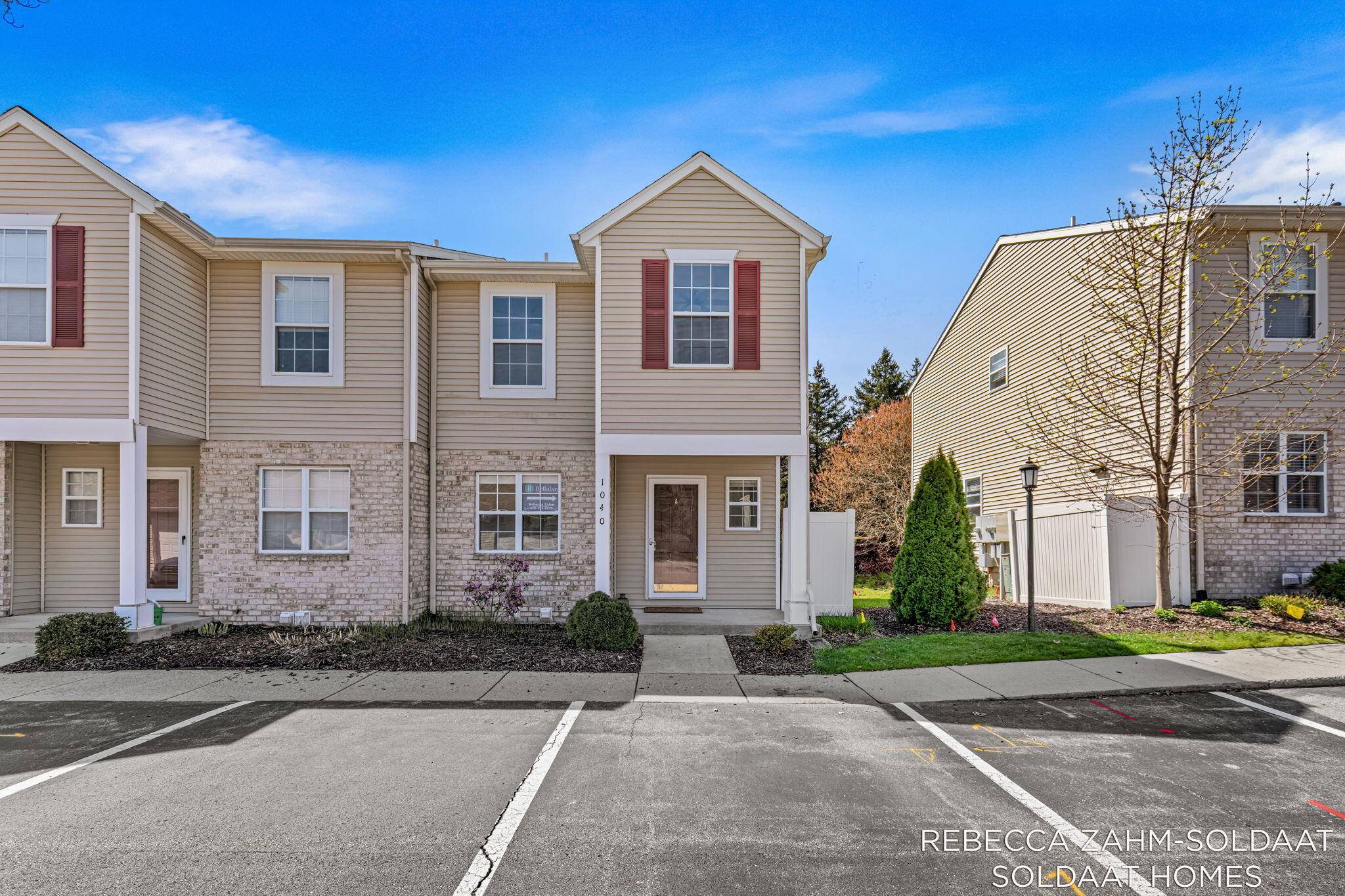 1040 Ada Place DR SE, Ada Twp, MI 49546