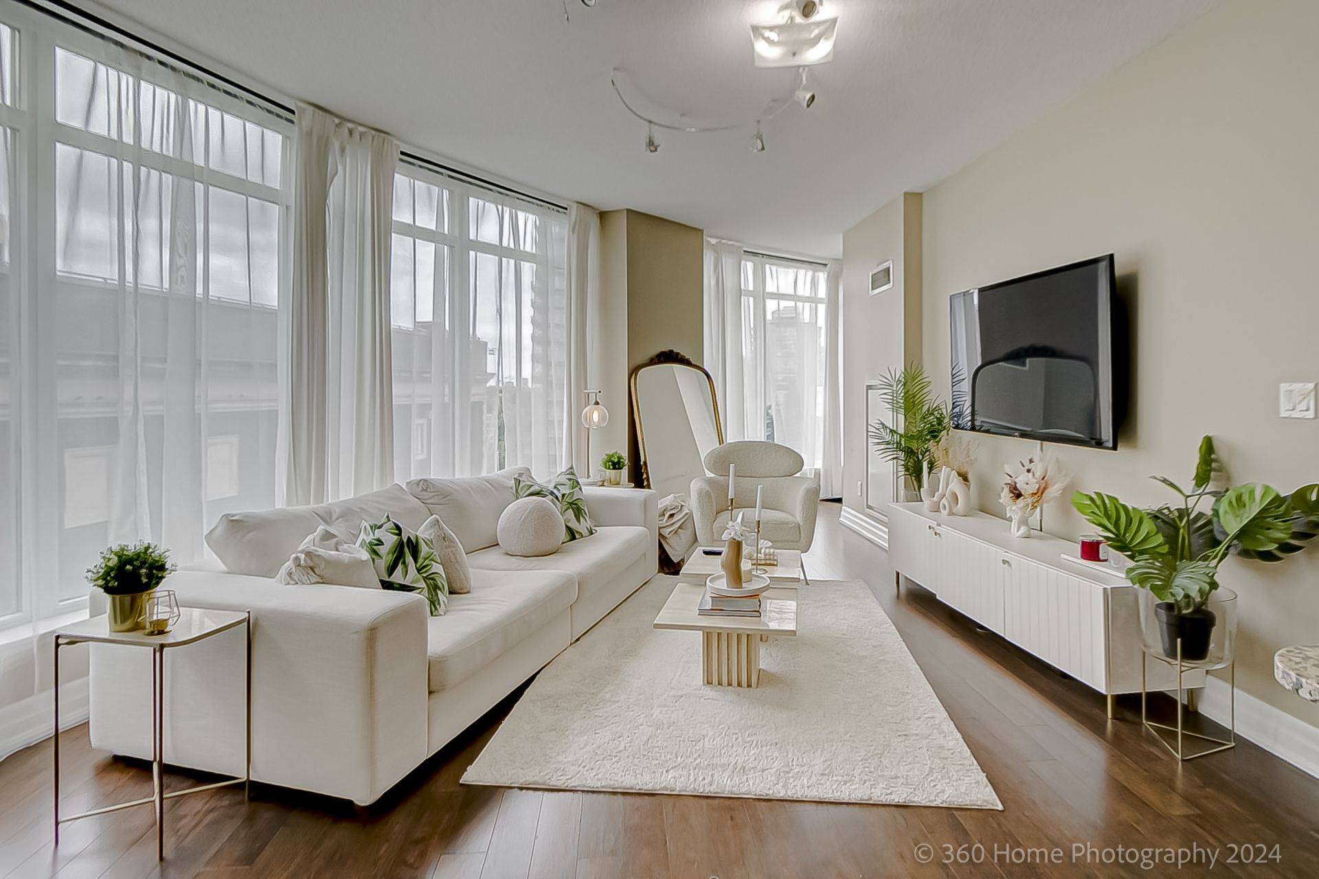 8 Scollard ST #702, Toronto C02, ON M5R 1M2