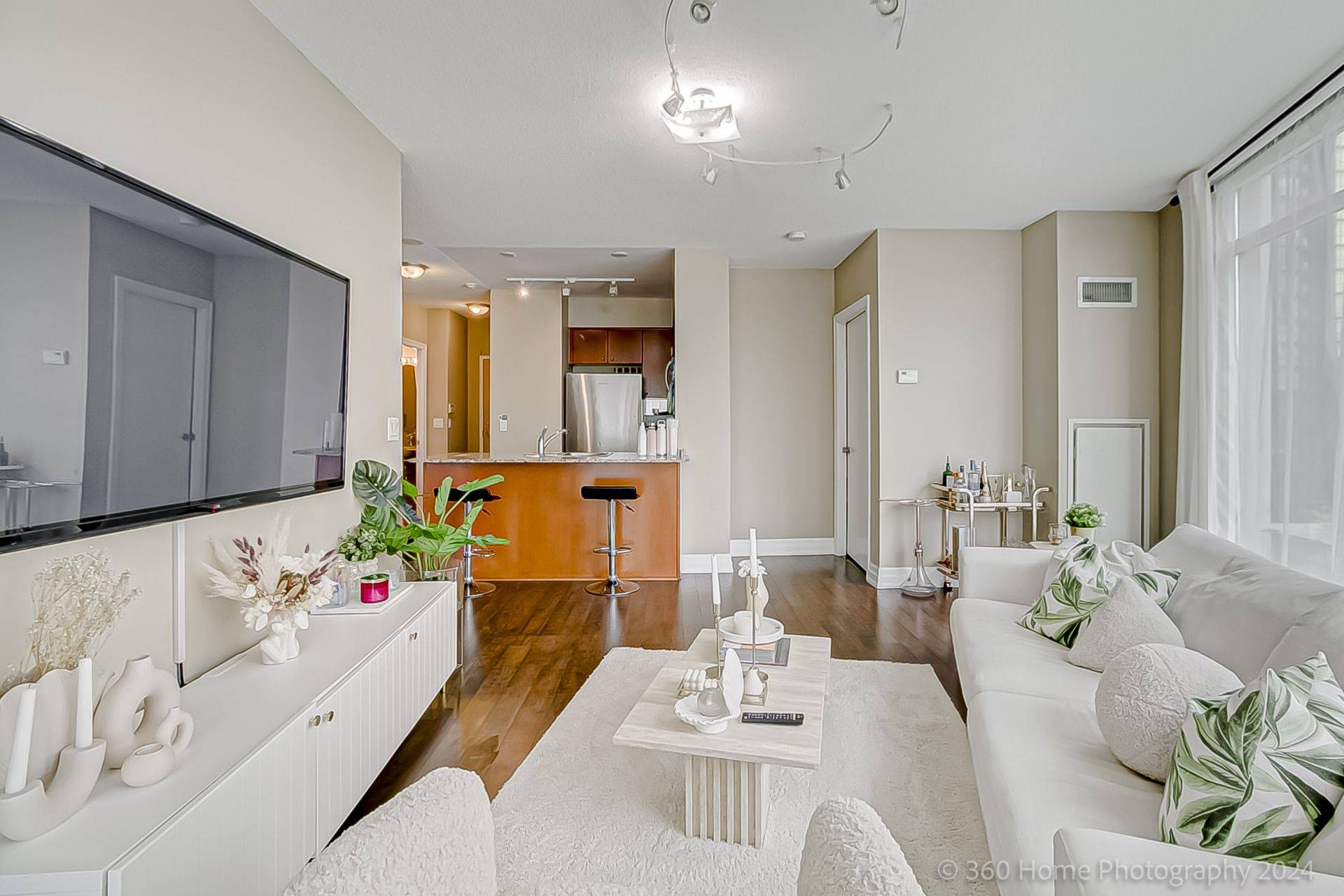 8 Scollard ST #702, Toronto C02, ON M5R 1M2