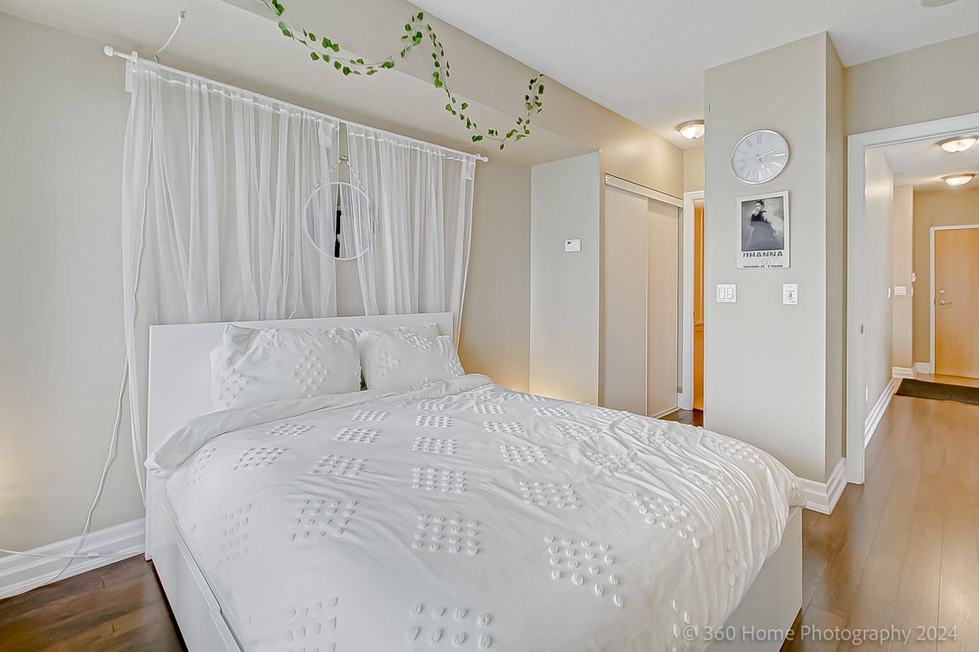 8 Scollard ST #702, Toronto C02, ON M5R 1M2