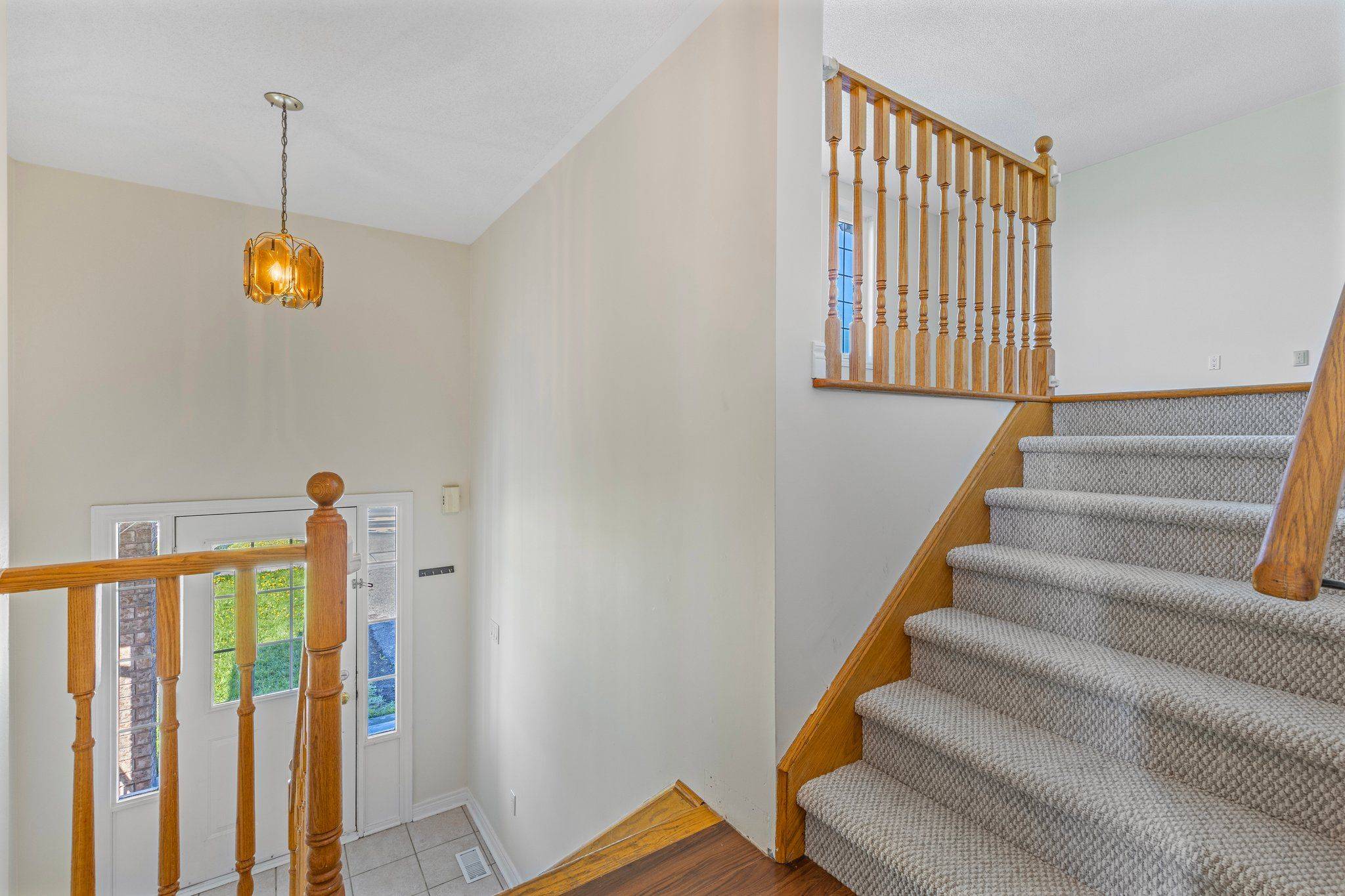 173 Simcoe RD, Bradford West Gwillimbury, ON L3Z 1Y3