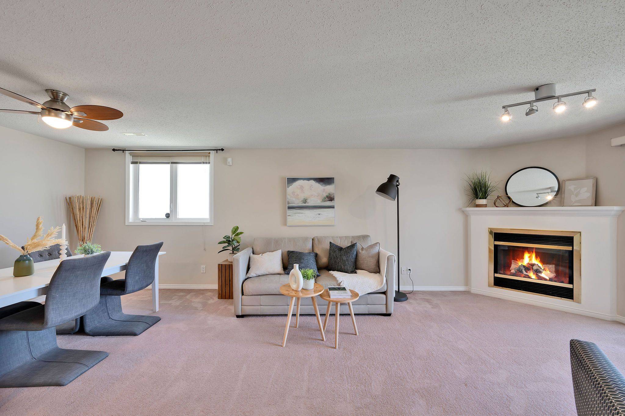 10 Daybreak ST #B, Barrhaven, ON K2G 6T9