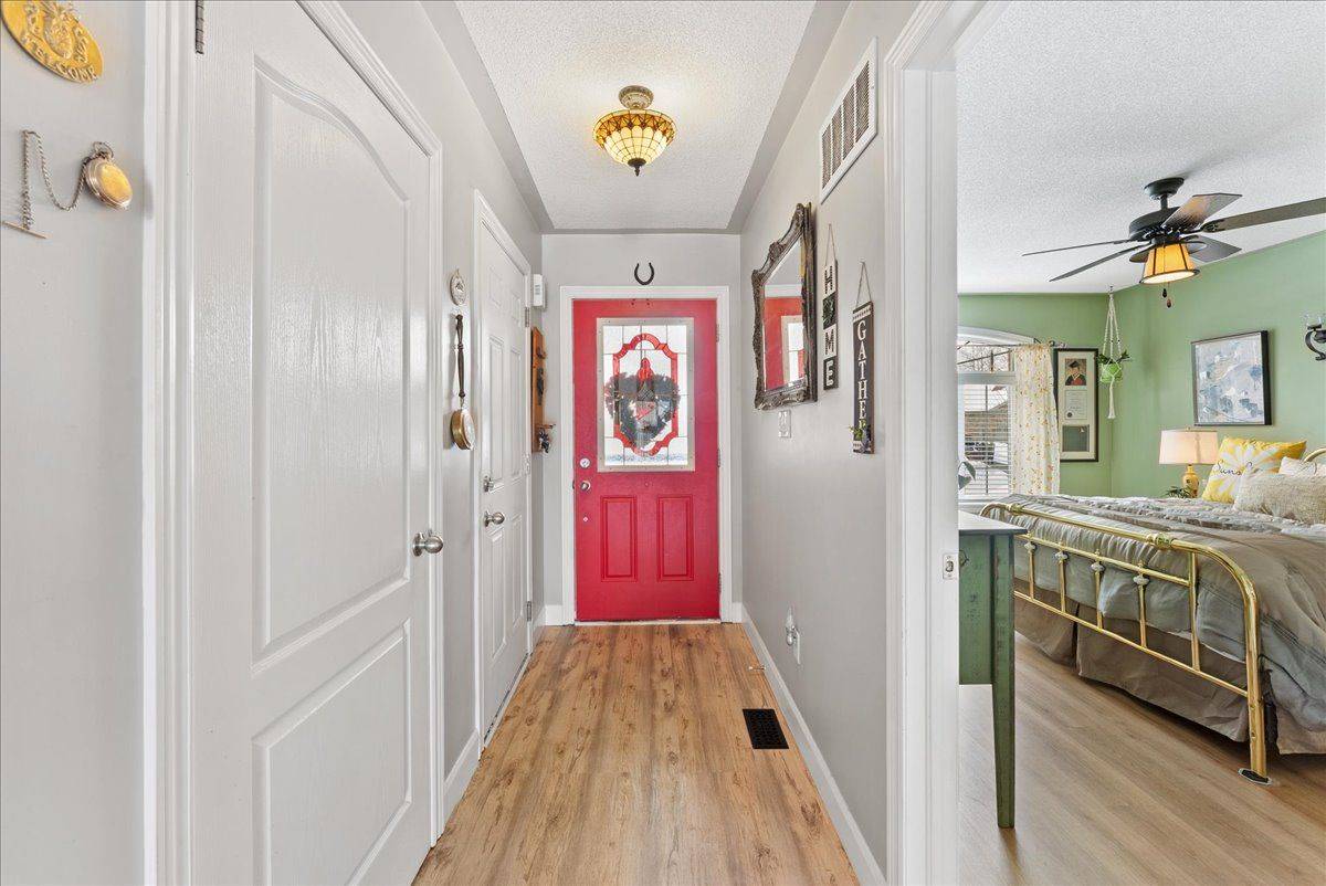 37 White Hart LN, Trent Hills, ON K0L 1Y0