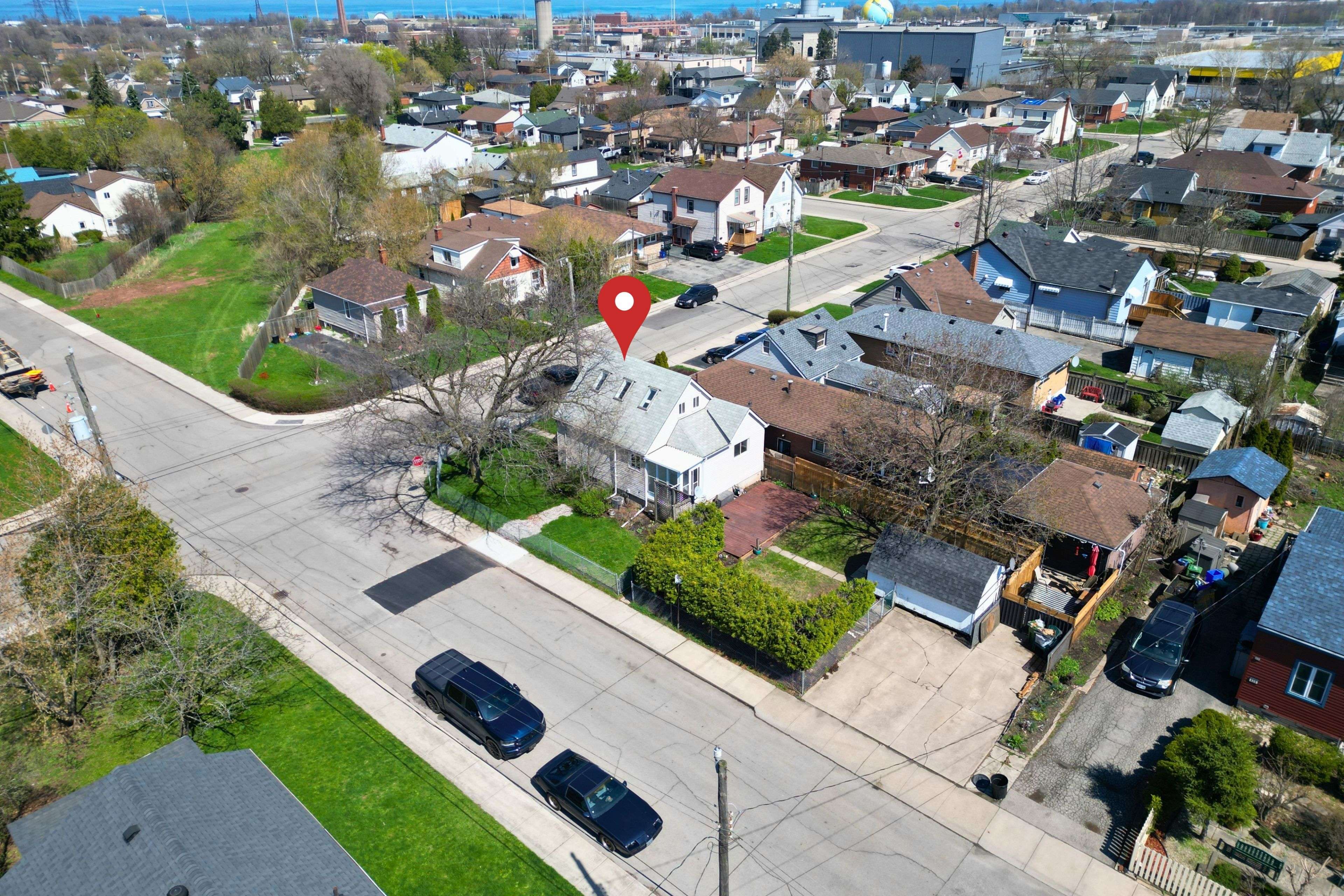 180 Mead AVE, Hamilton, ON L8H 3V1