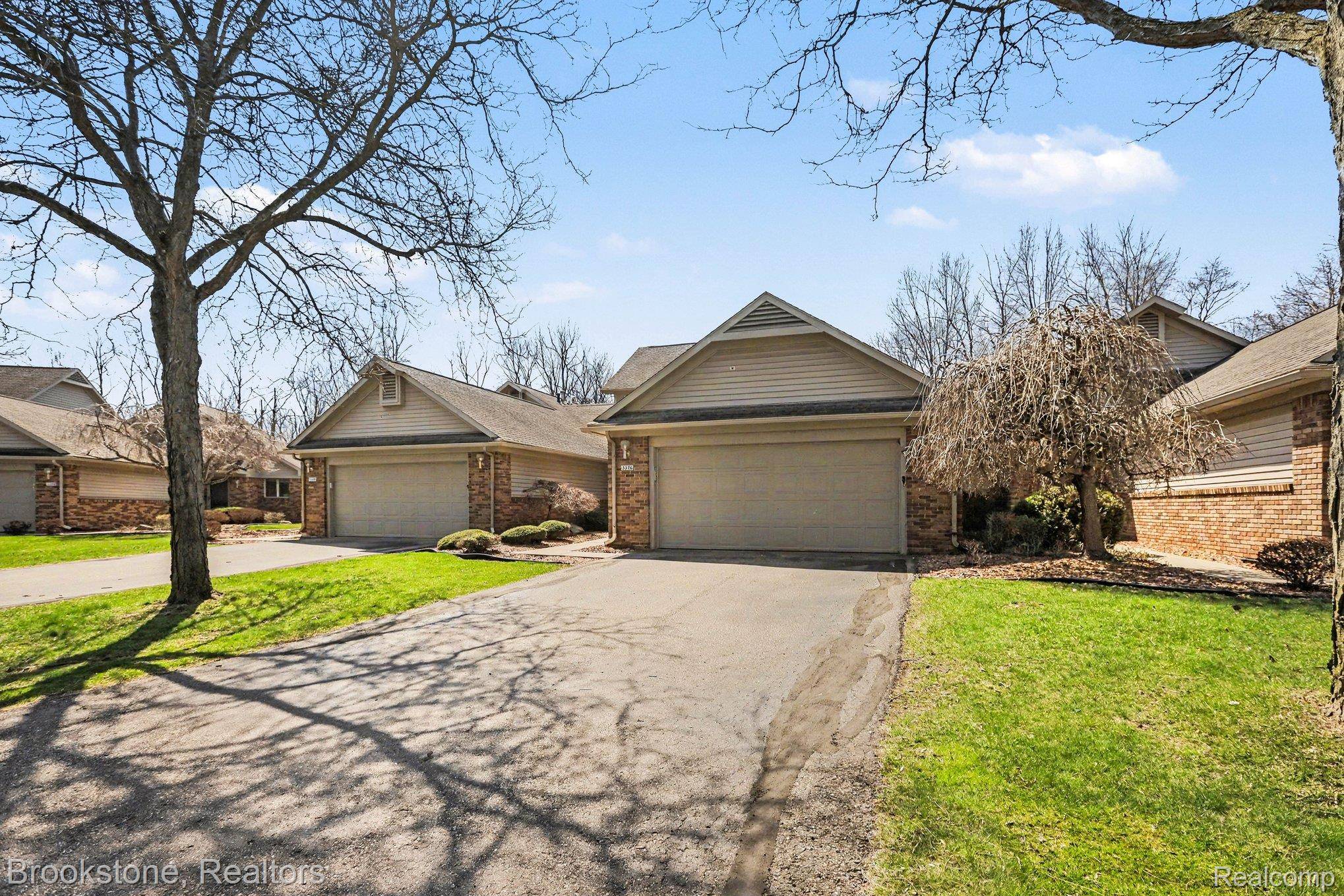 3376 Rivers Edge DR, Wayne, MI 48184