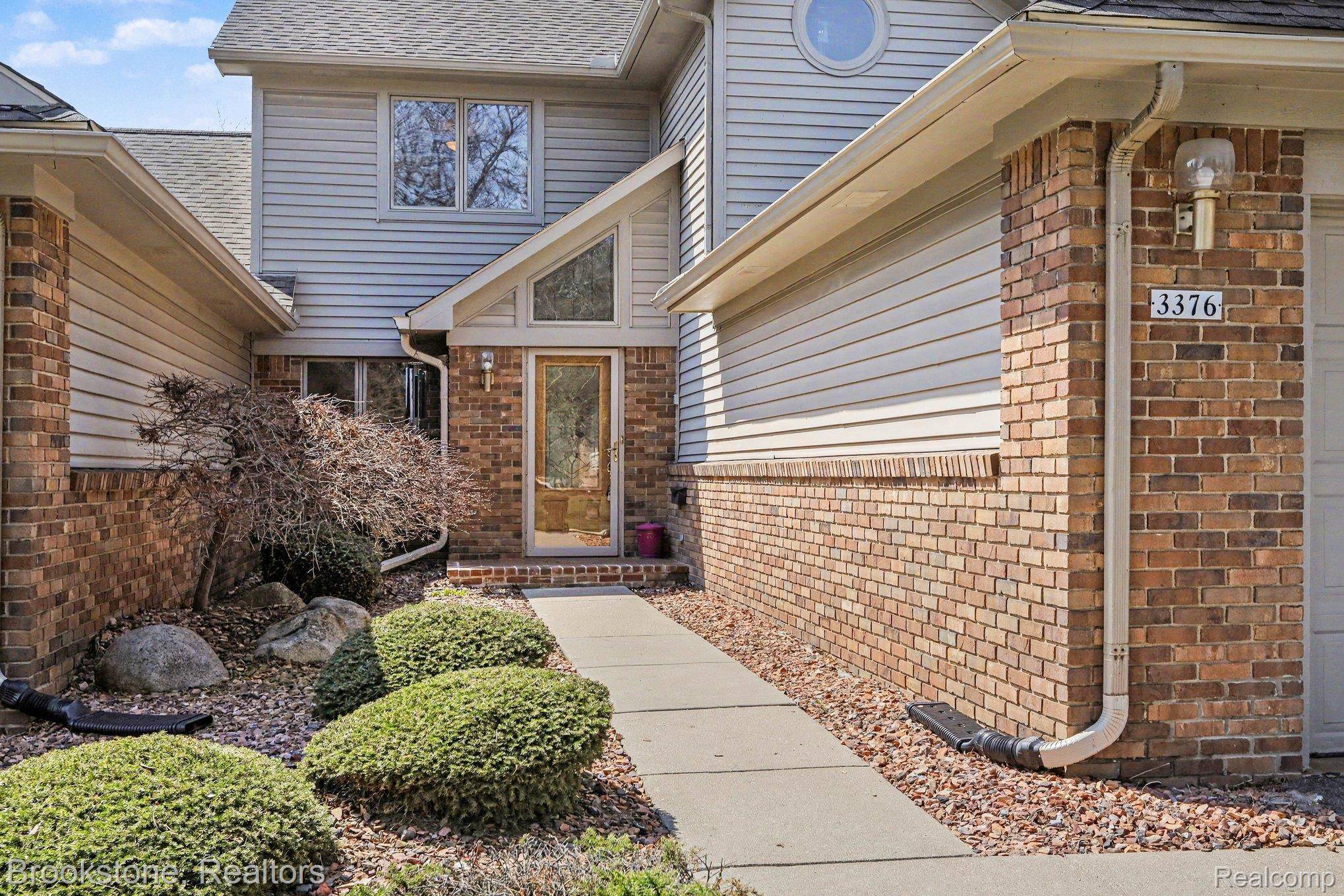 3376 Rivers Edge DR, Wayne, MI 48184