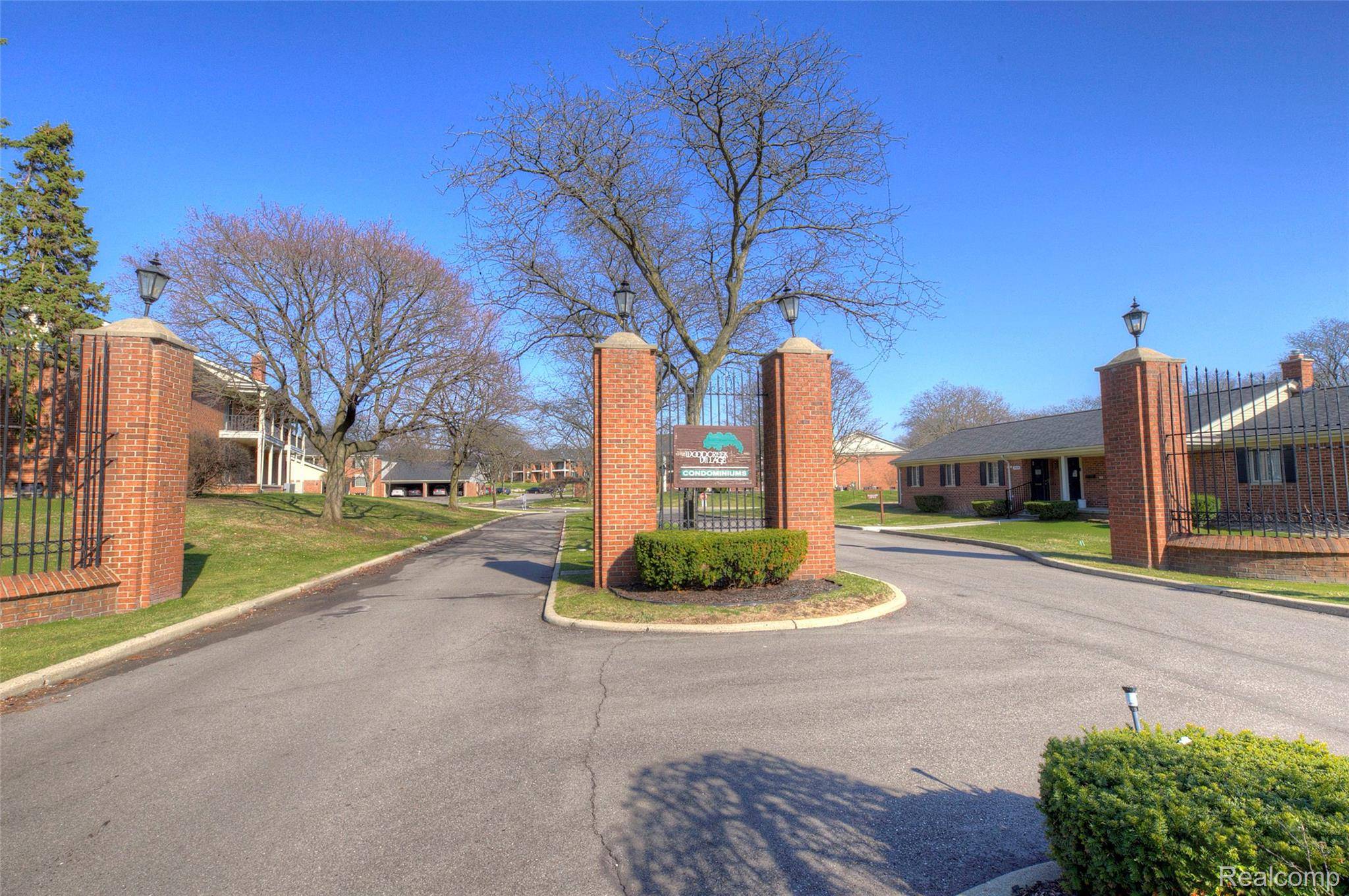 29644 Middlebelt RD #2502, Farmington Hills, MI 48334