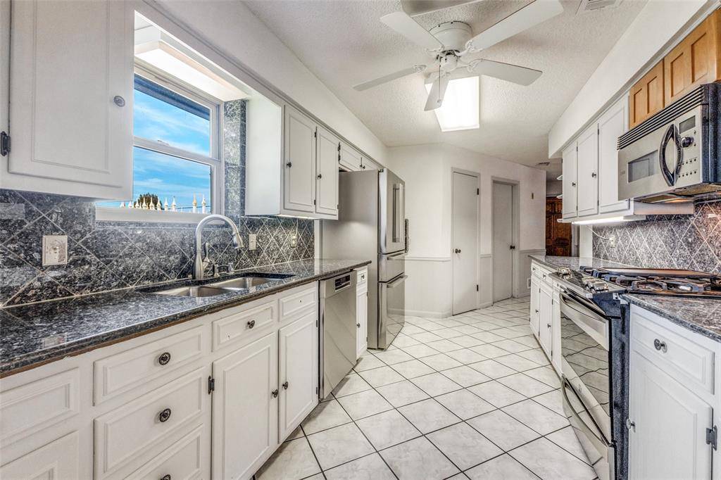 2271 Homeway Circle, Dallas, TX 75228