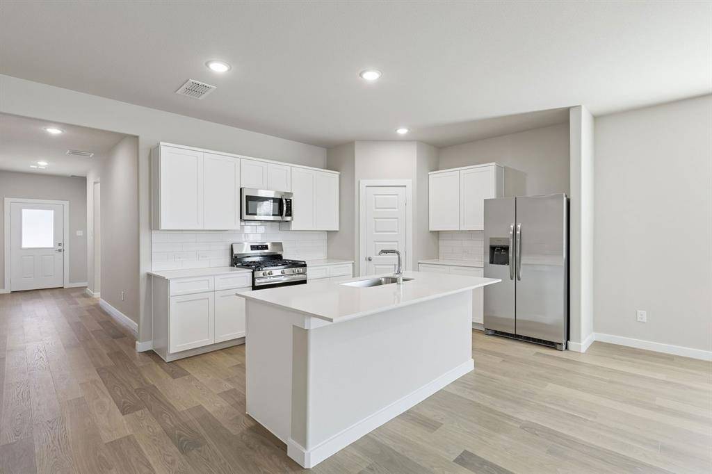 1413 Sugarberry Lane, Alvarado, TX 76009