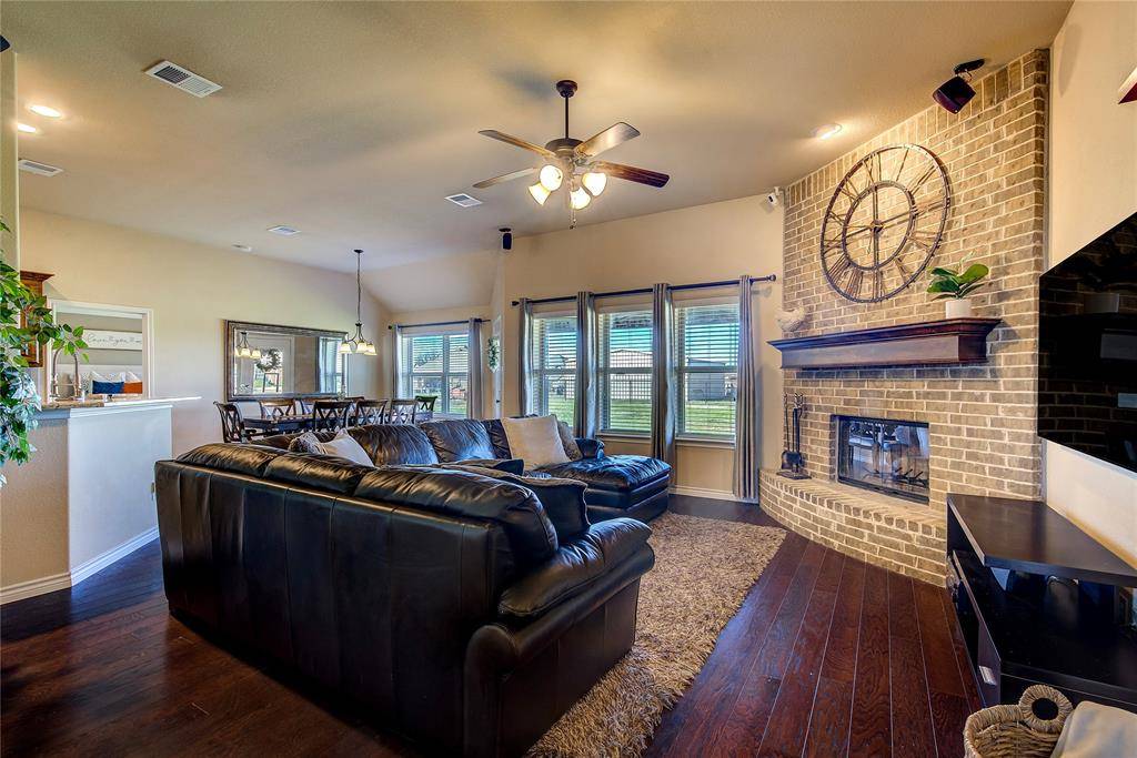 515 Hubbard Circle, Nevada, TX 75173