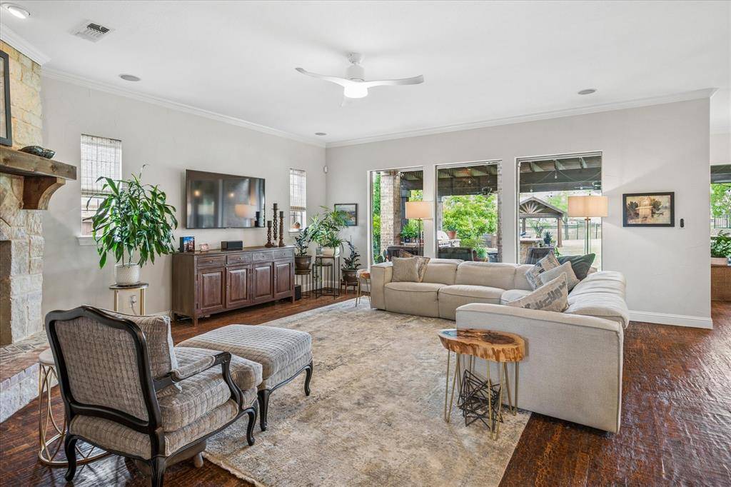 2378 King Arthur Boulevard, Lewisville, TX 75056