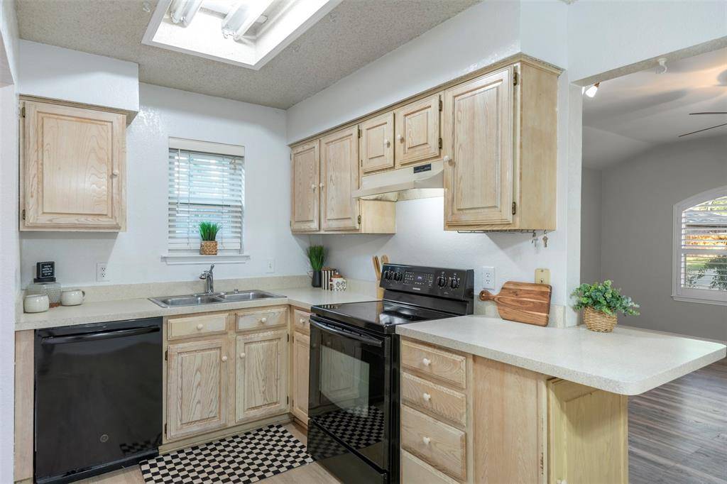 1010 Blue Jay Drive, Mansfield, TX 76063