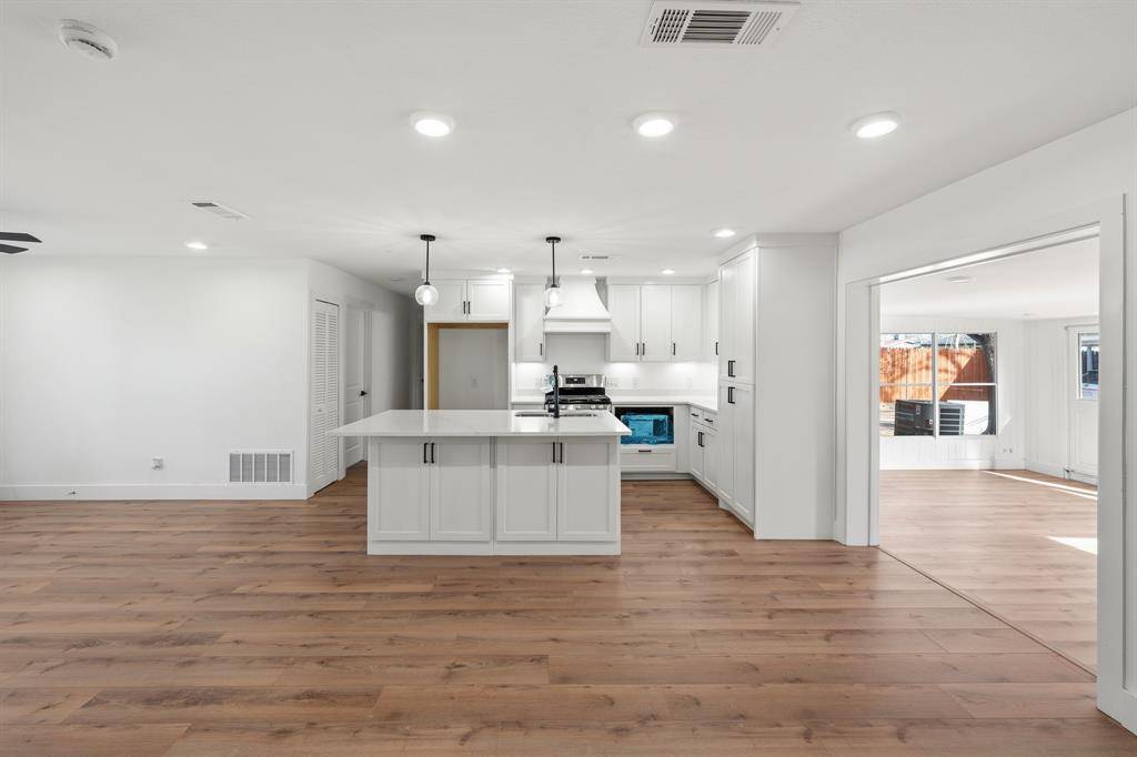 1710 E Tucker Boulevard, Arlington, TX 76010