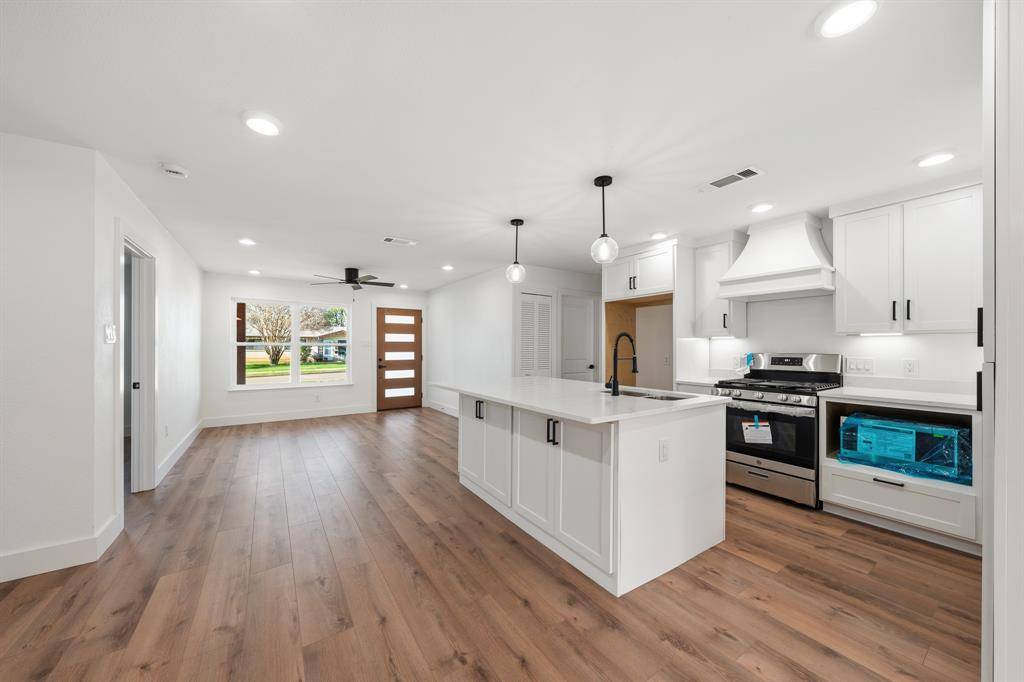 1710 E Tucker Boulevard, Arlington, TX 76010